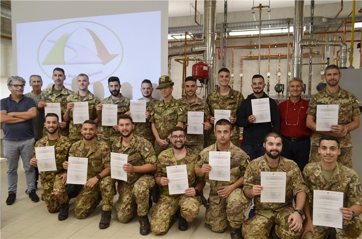 DOpo aver frequentato un corso un gruppo di militari prossimi al congedo ha ottenuto il patentino per la conduzione di impianti termici spendibile sul territorio nazionale Foto USP FP