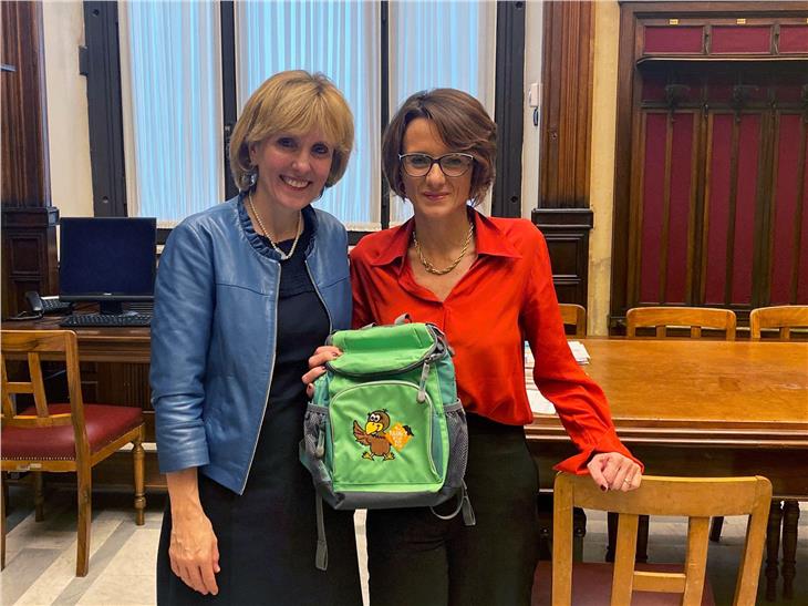 L'assessora Waltraud Deeg e la ministra Elena Bonetti (Foto: ASP)