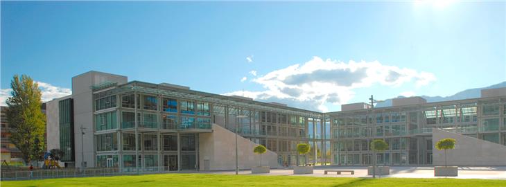 La Giunta provinciale ha approvato il piano formativo triennale per le professioni sanitarie della Scuola provinciale superiore di sanità “Claudiana” di Bolzano (Foto: ASP/Franco Grigoletto)