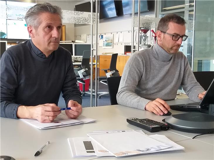 Confermato il livello di attenzione (Alfa) per il forte vento: Willigis Gallmetzer e Andreas Simmerle della Protezione civile (Foto: ASP/Maja Clara)