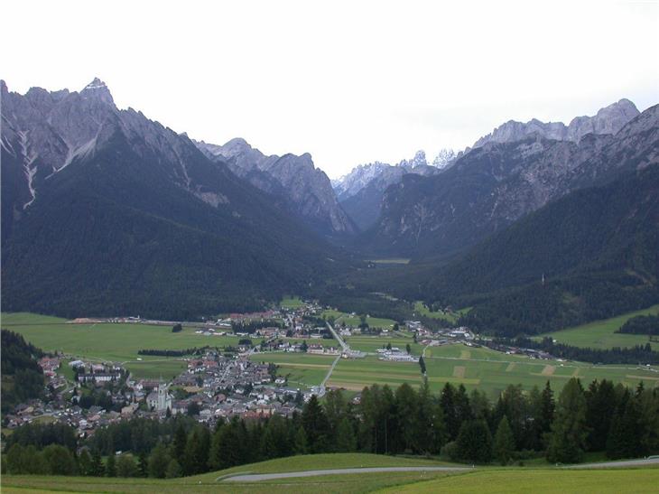 Nell’ambito della cava di ghiaia “Langweg” situata nella valle di Landro, nel comune di Dobbiaco, ha disposto lo scorporo di un’area di 17.500 metri quadri dal parco naturale Tre Cime. (Foto: ASP/Konrad Stockner)