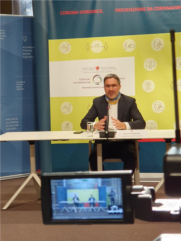 Il presidente Kompatscher ha lanciato un appello: "Fate offerte in denaro solo ad associazioni e organizzazioni affidabili". (Foto: ASP/Fabio Brucculeri)