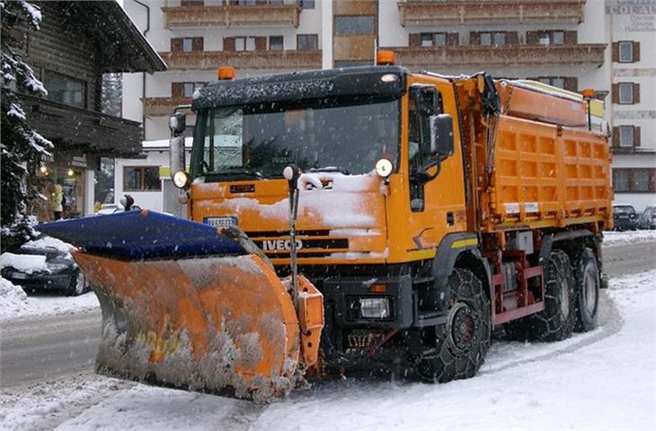 Da lunedì 6 aprile il Servizio strade della Provincia, nel rispetto di tutte le norme di sicurezza, riprenderà la propria attività (Foto: ASP/Servizio strade)